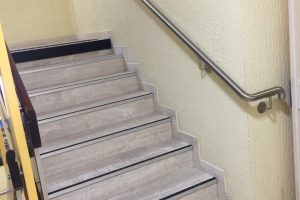 Escalier école accessibilité